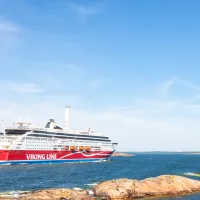 Viking Grace kör förbi Kobba Klintar