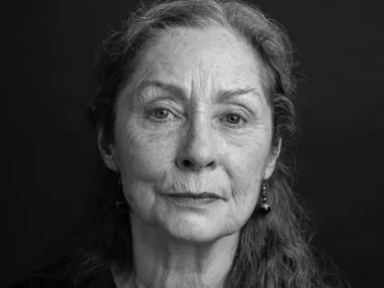 Svartvit portträttbild av Grete Sneltvedt